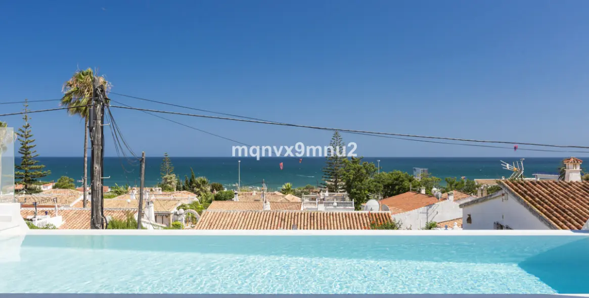 Продажа  отдельно стоящей виллы в El Chaparral 36