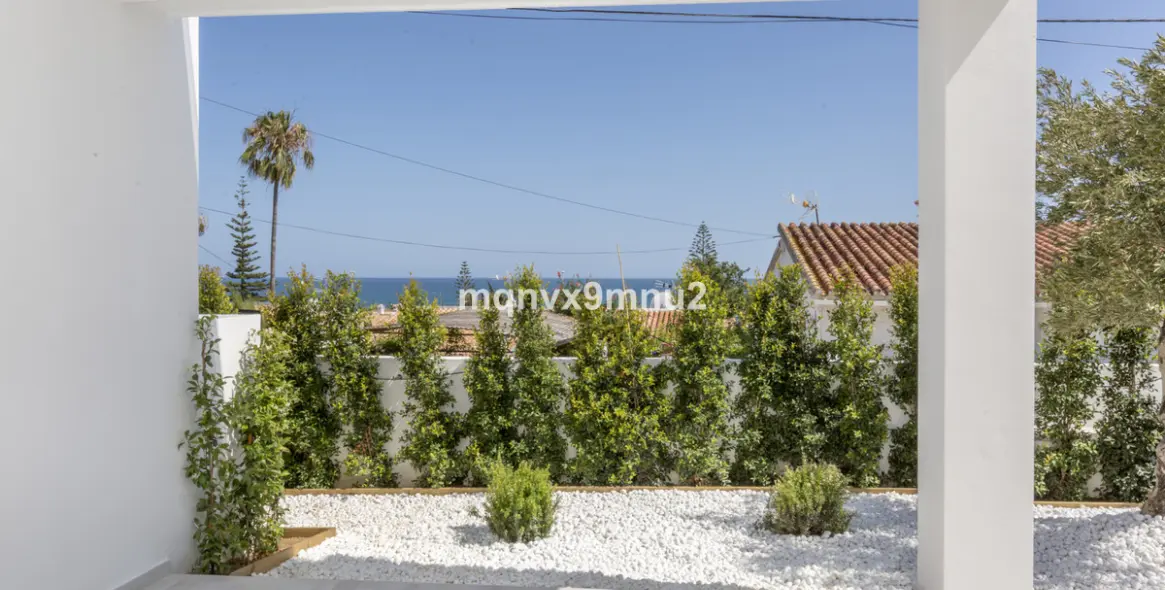 Продажа  отдельно стоящей виллы в El Chaparral 53