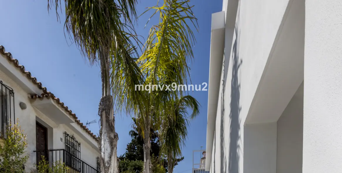 Продажа  отдельно стоящей виллы в El Chaparral 56