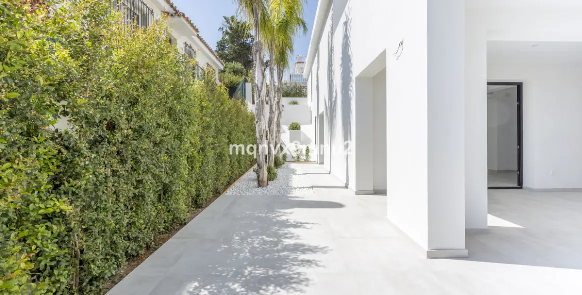 Продажа  отдельно стоящей виллы в El Chaparral 57