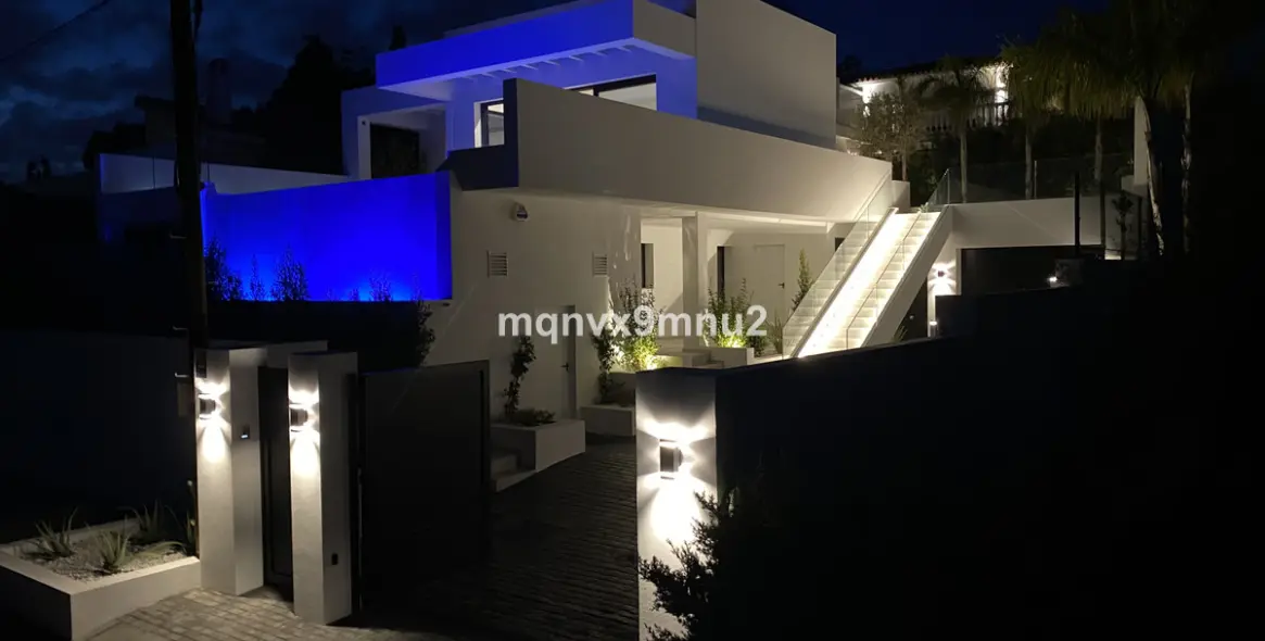 Продажа  отдельно стоящей виллы в El Chaparral 61