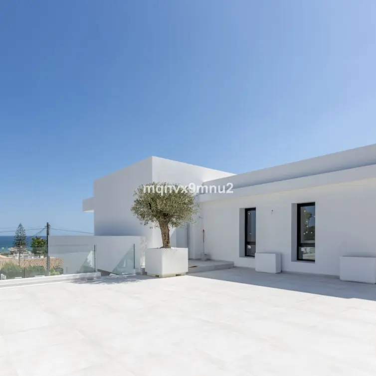 Venta de villa independiente en El Chaparral