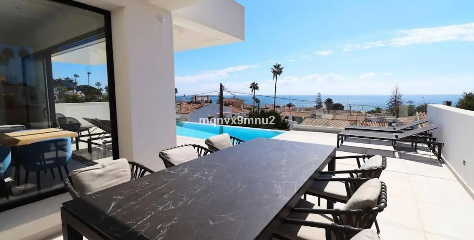 Sale of detached villa in El Chaparral 15