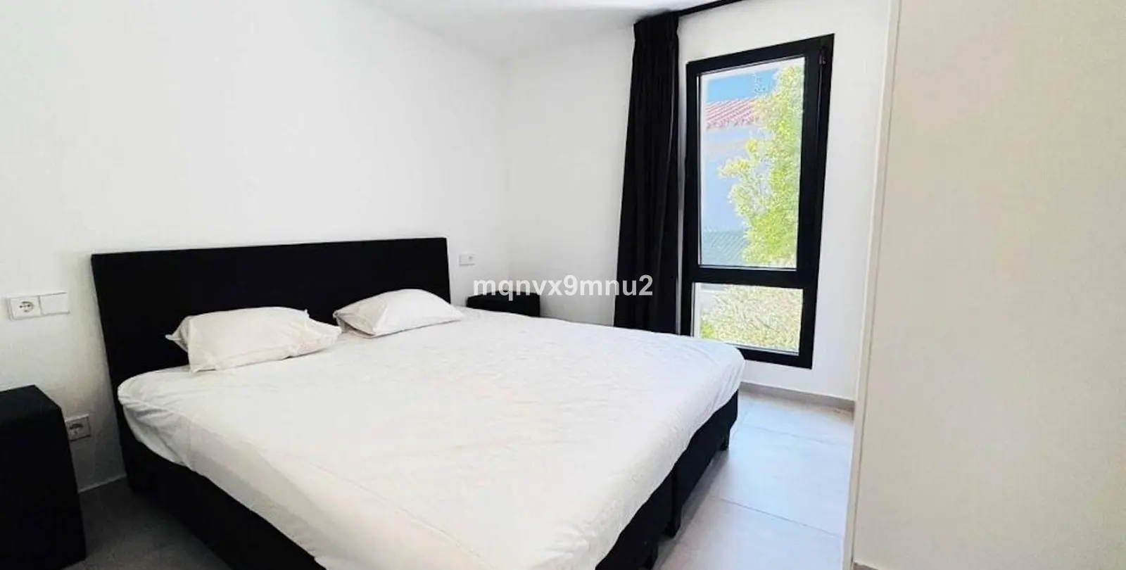 Sale of detached villa in El Chaparral 16