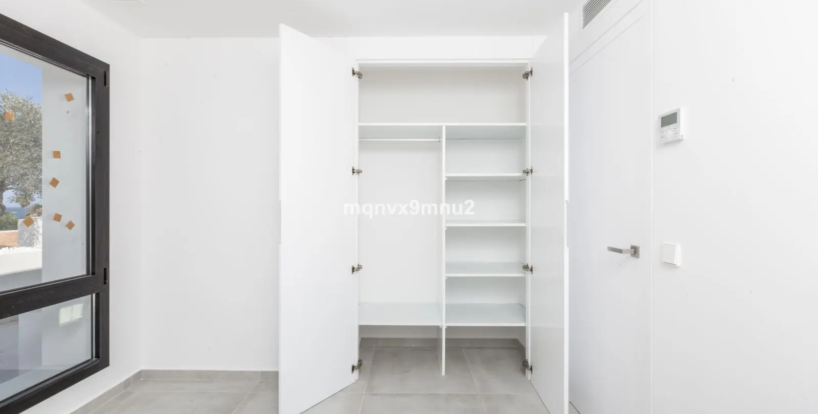Sale of detached villa in El Chaparral 24