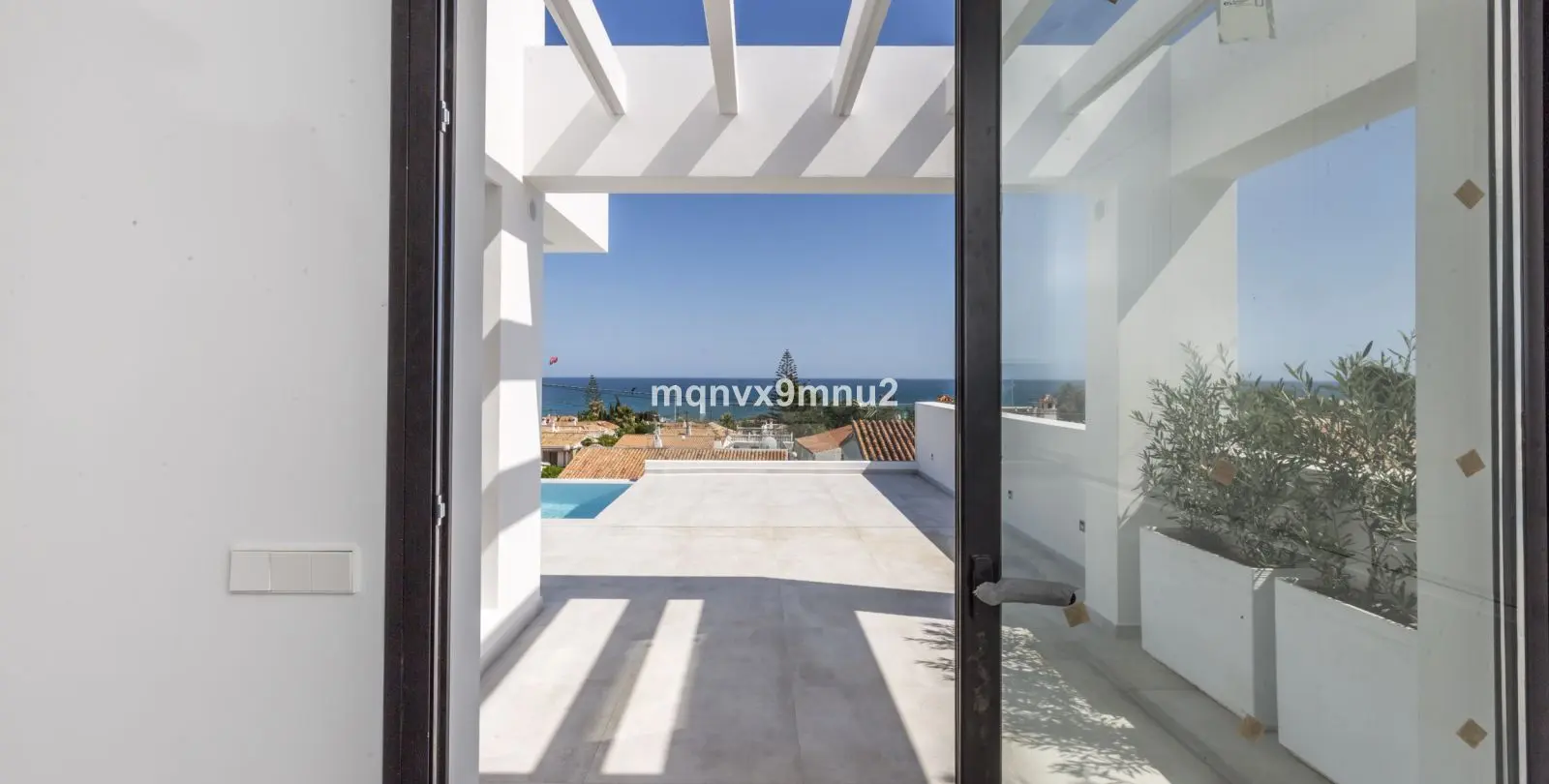 Sale of detached villa in El Chaparral 47