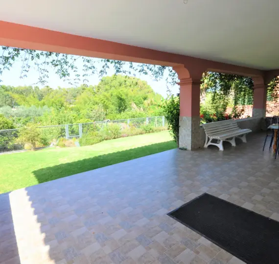 Продажа  отдельно стоящей виллы в Casares Playa