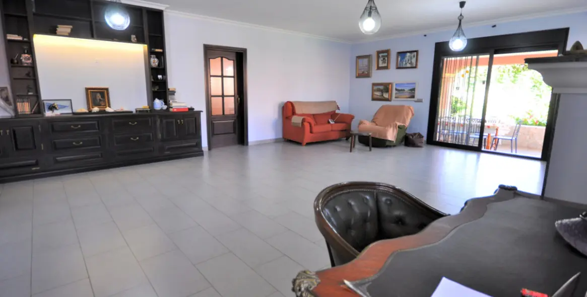 Продажа  отдельно стоящей виллы в Casares Playa 7