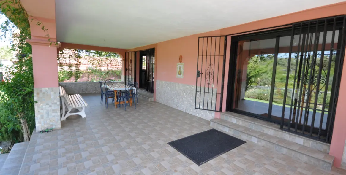 Продажа  отдельно стоящей виллы в Casares Playa 16