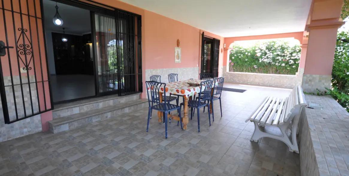 Продажа  отдельно стоящей виллы в Casares Playa 18