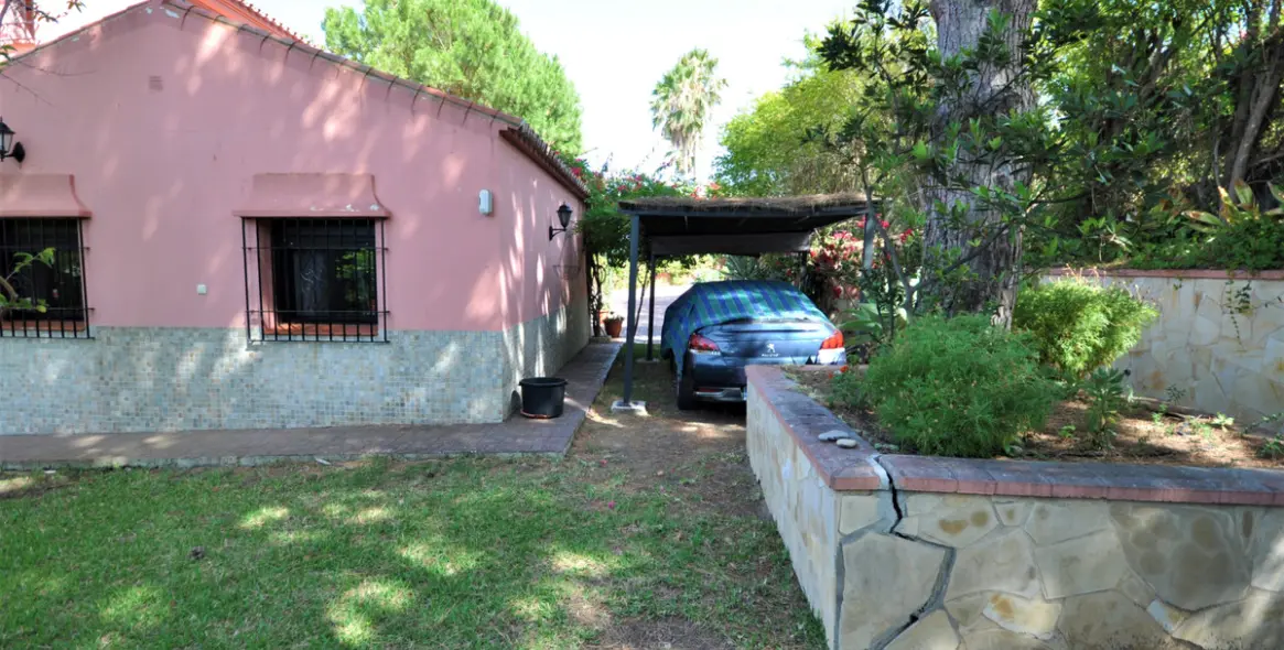 Продажа  отдельно стоящей виллы в Casares Playa 23