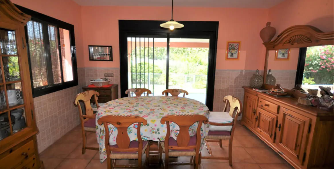 Продажа  отдельно стоящей виллы в Casares Playa 42