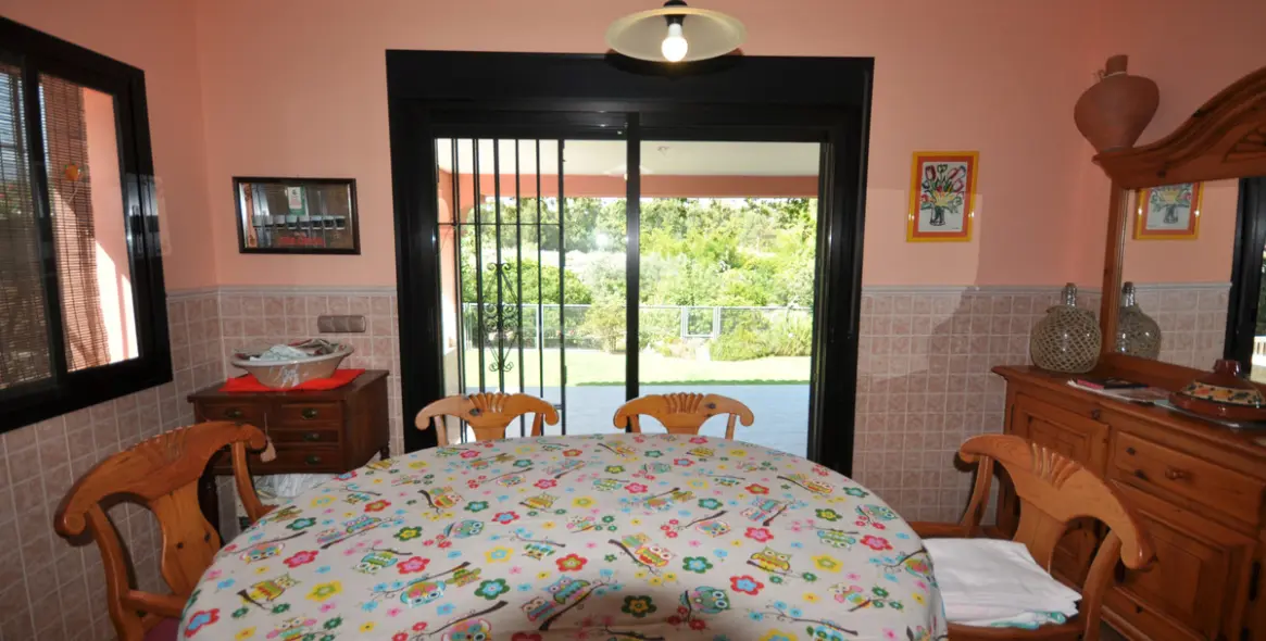 Продажа  отдельно стоящей виллы в Casares Playa 43