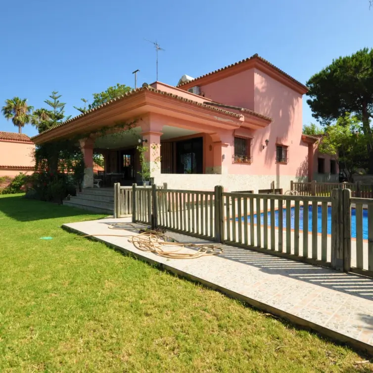 Venta de villa independiente en Casares Playa