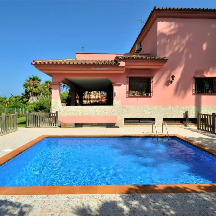 Venta de villa independiente en Casares Playa