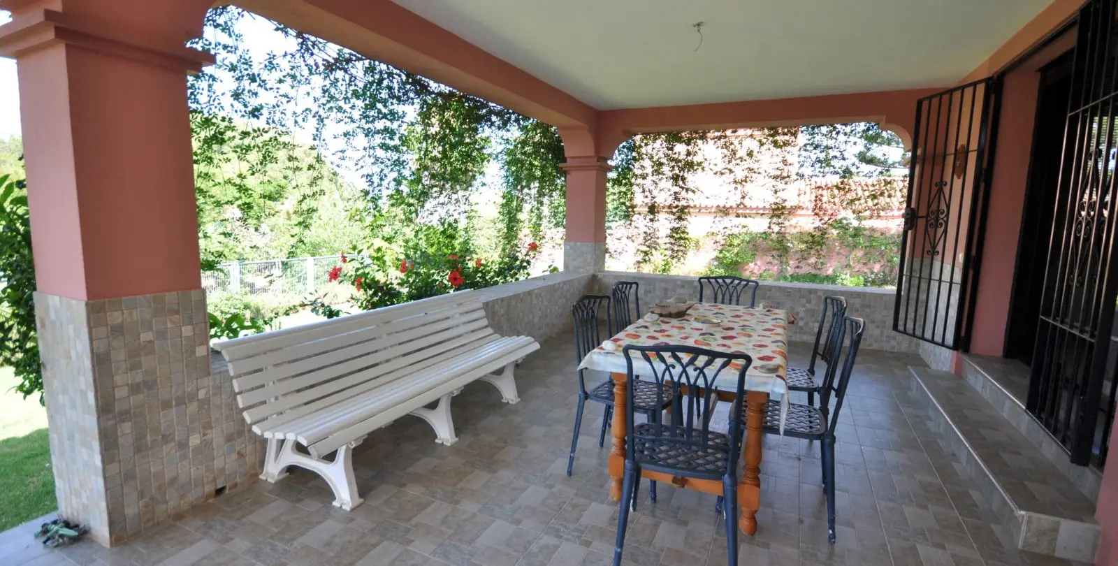 Продажа  отдельно стоящей виллы в Casares Playa 5