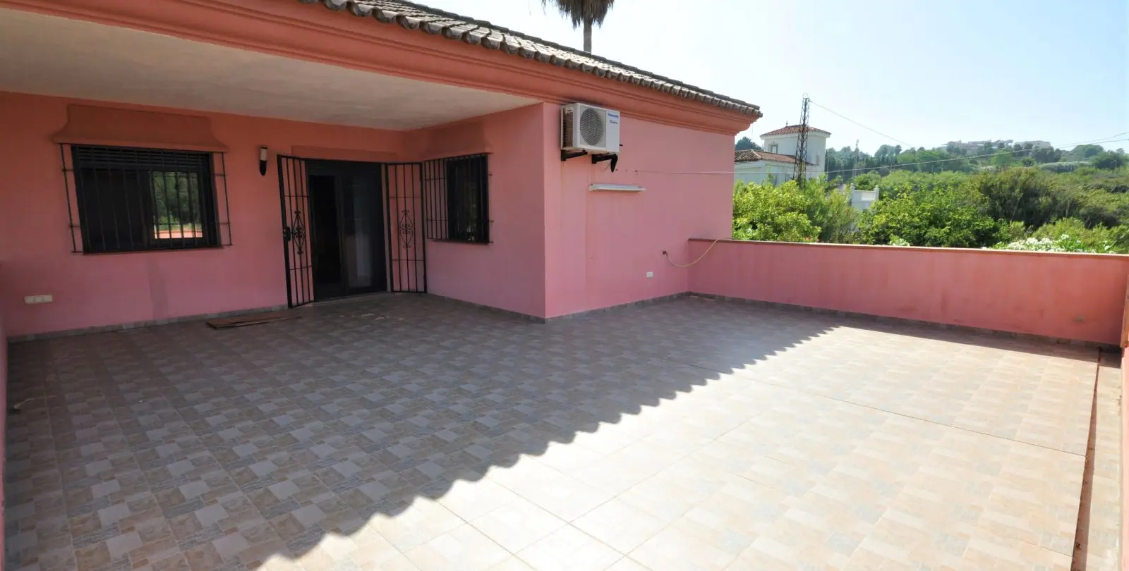Продажа  отдельно стоящей виллы в Casares Playa 47