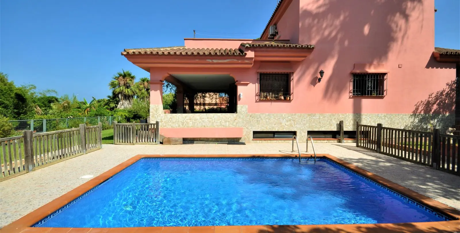 Sale of detached villa in Casares Playa 2