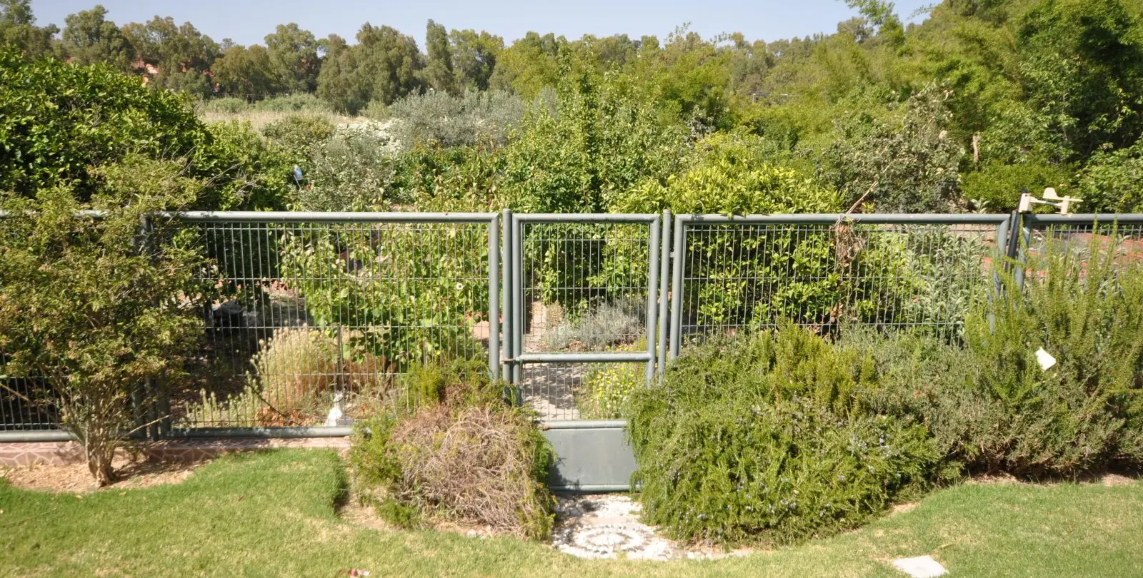 Sale of detached villa in Casares Playa 29