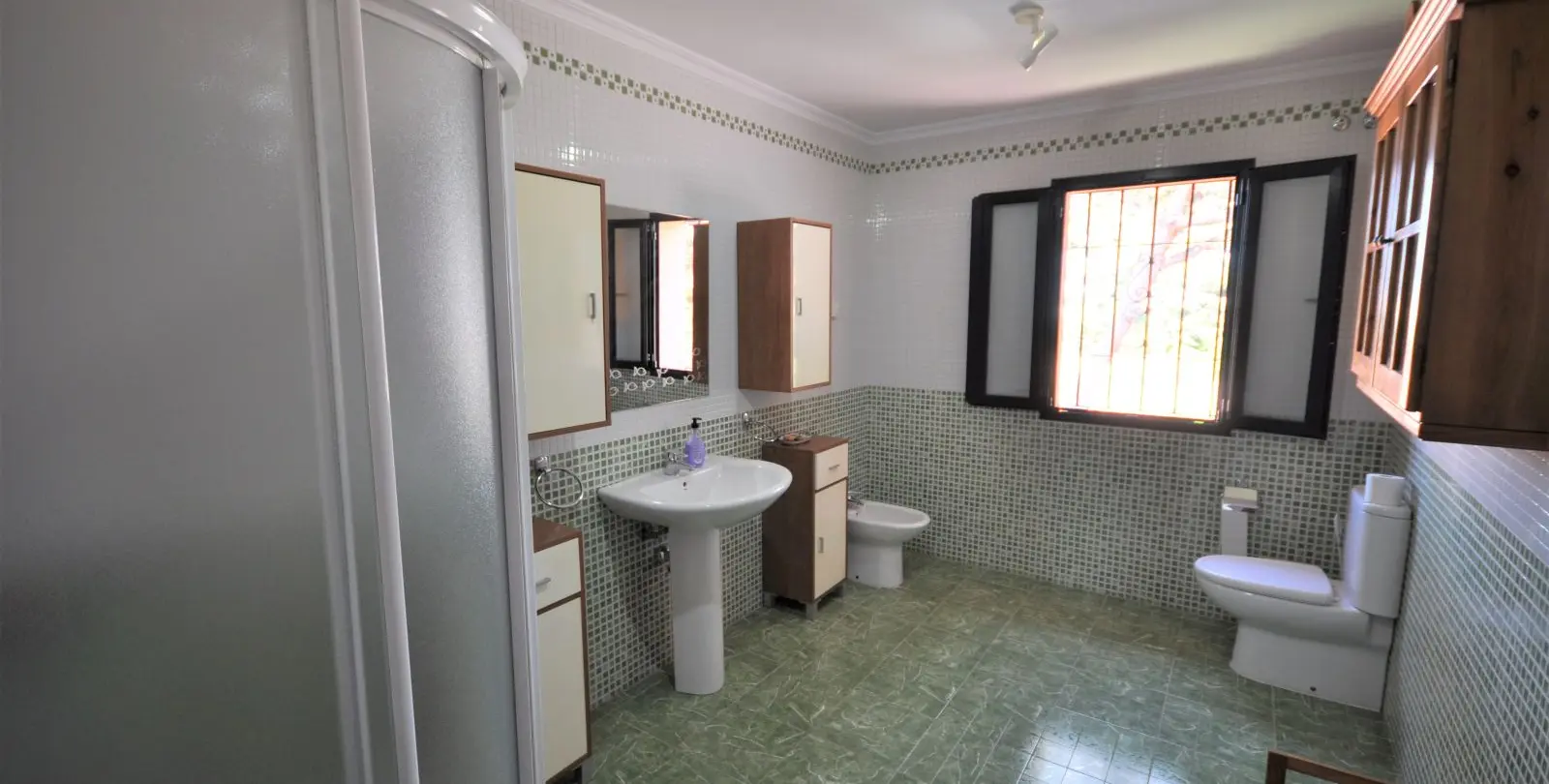 Sale of detached villa in Casares Playa 98