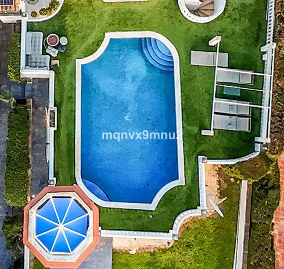 Venta de villa independiente en El Chaparral