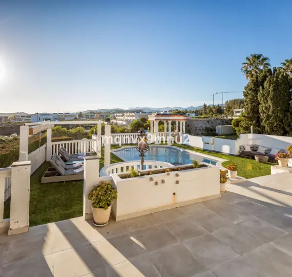 Venta de villa independiente en El Chaparral