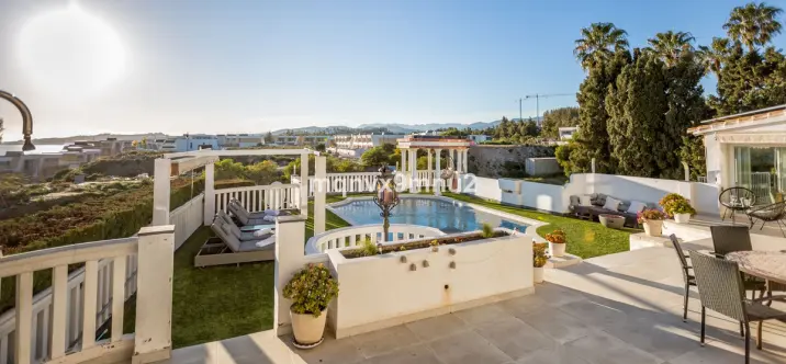 Venta de villa independiente en El Chaparral 4