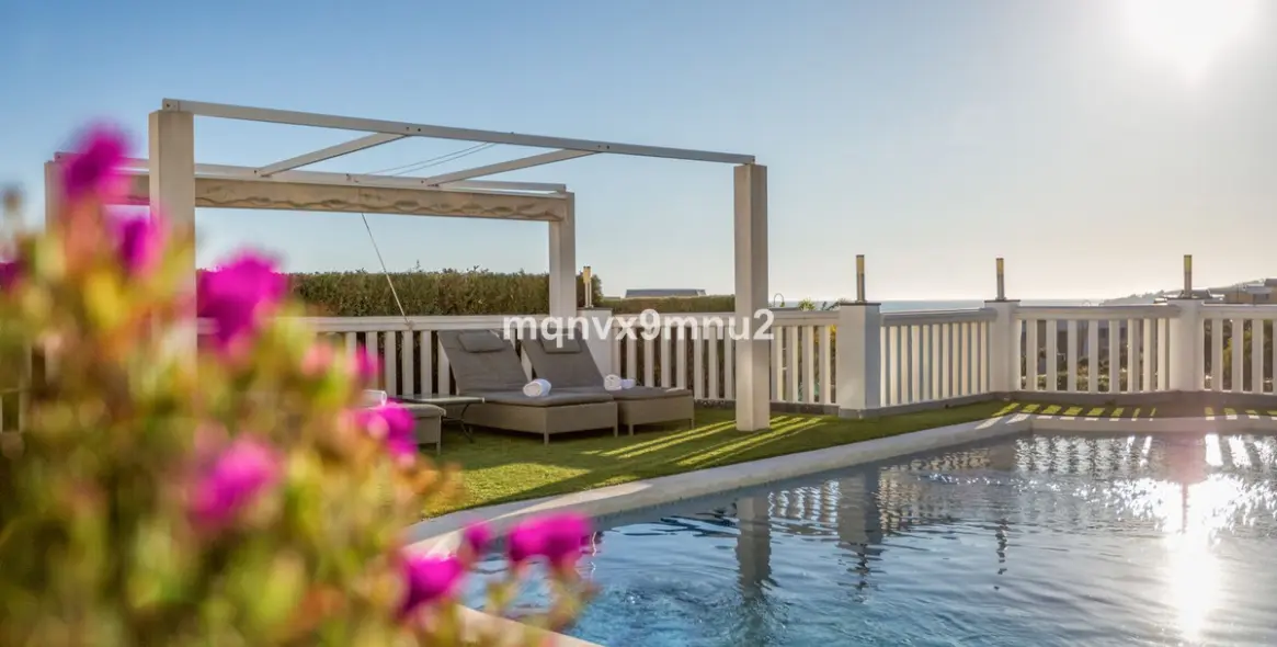 Venta de villa independiente en El Chaparral 9