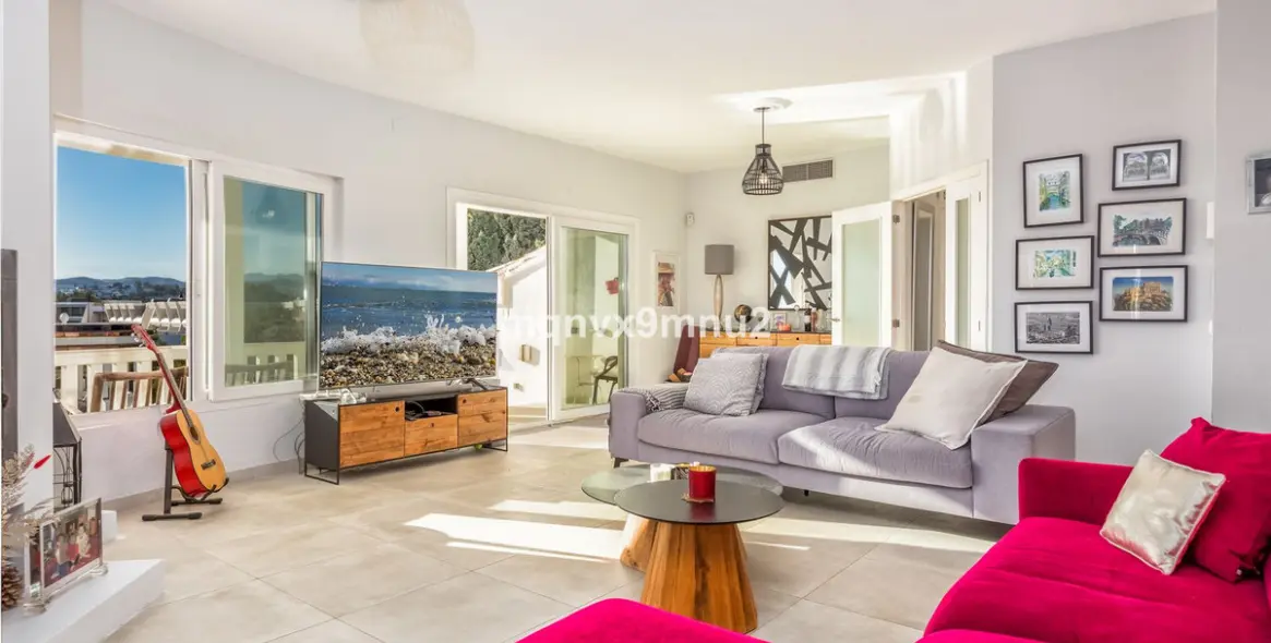 Venta de villa independiente en El Chaparral 20