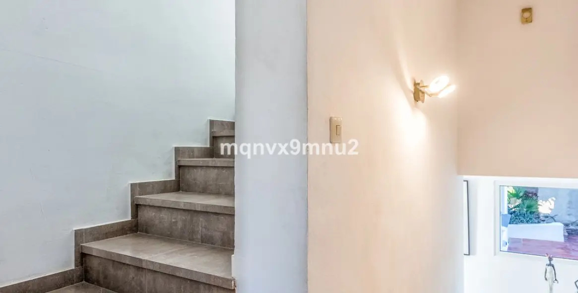 Продажа  отдельно стоящей виллы в El Chaparral 26