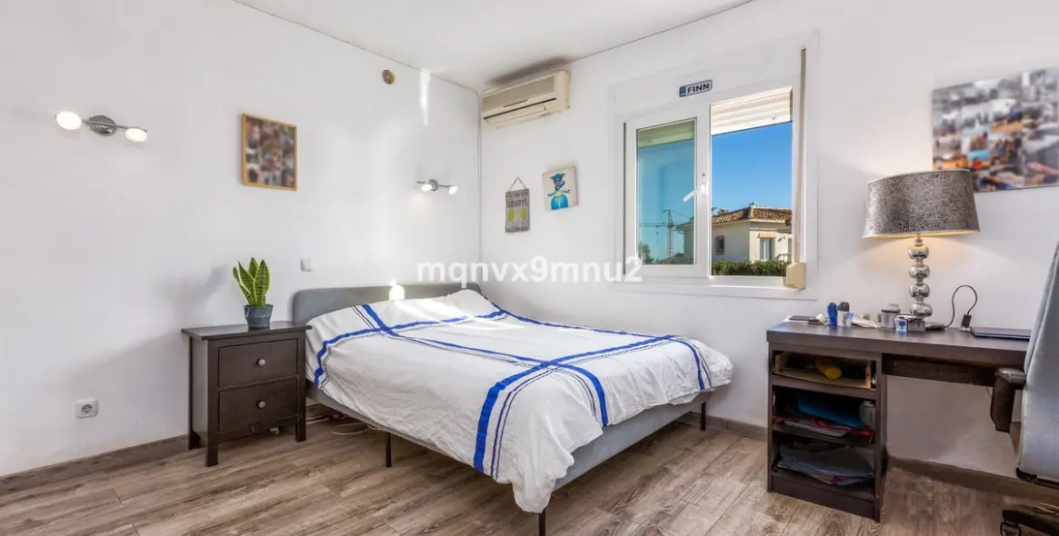 Продажа  отдельно стоящей виллы в El Chaparral 27