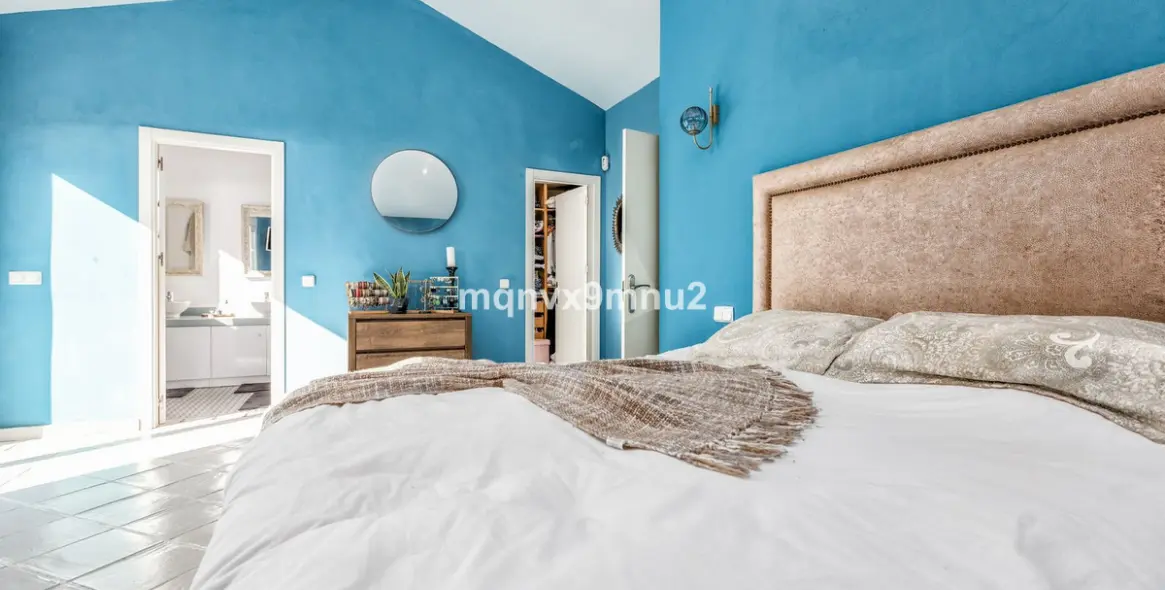 Продажа  отдельно стоящей виллы в El Chaparral 36