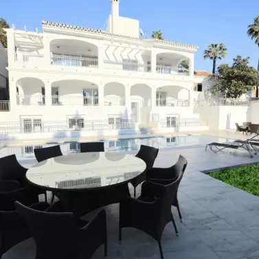 Продажа  отдельно стоящей виллы в Benalmadena