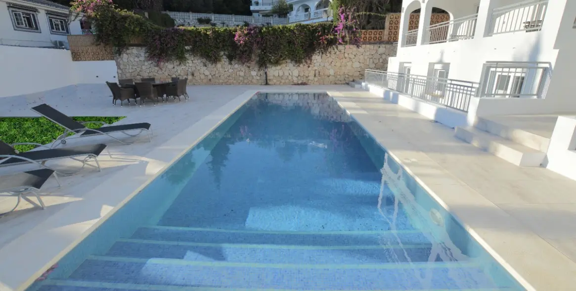 Продажа  отдельно стоящей виллы в Benalmadena 2