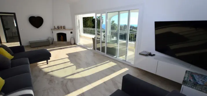 Продажа  отдельно стоящей виллы в Benalmadena 3