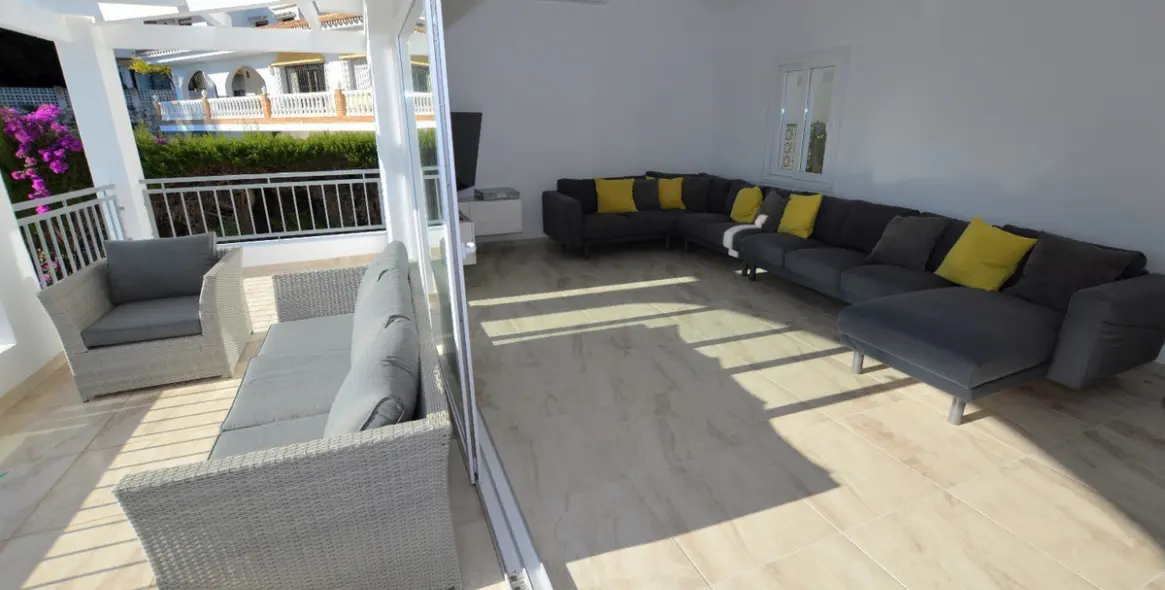 Продажа  отдельно стоящей виллы в Benalmadena 5