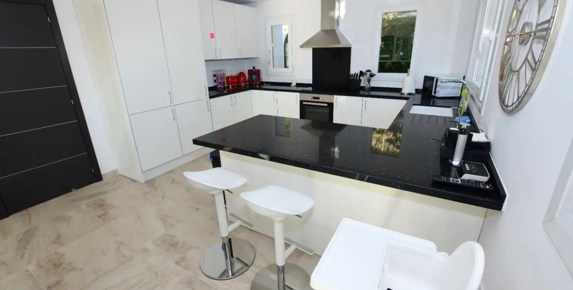 Продажа  отдельно стоящей виллы в Benalmadena 10