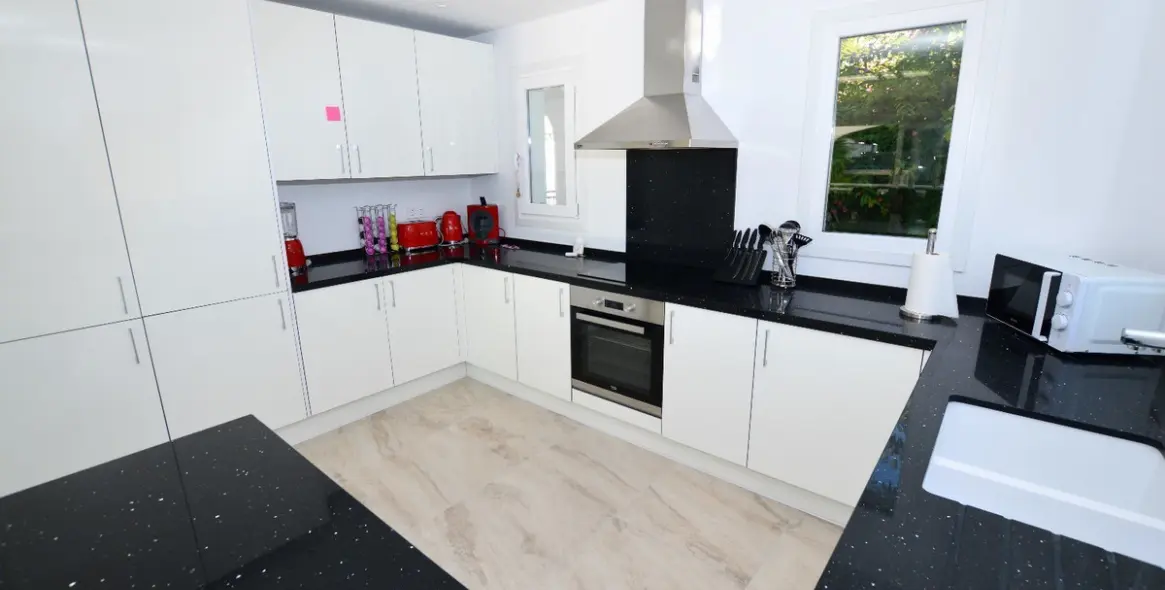 Продажа  отдельно стоящей виллы в Benalmadena 11