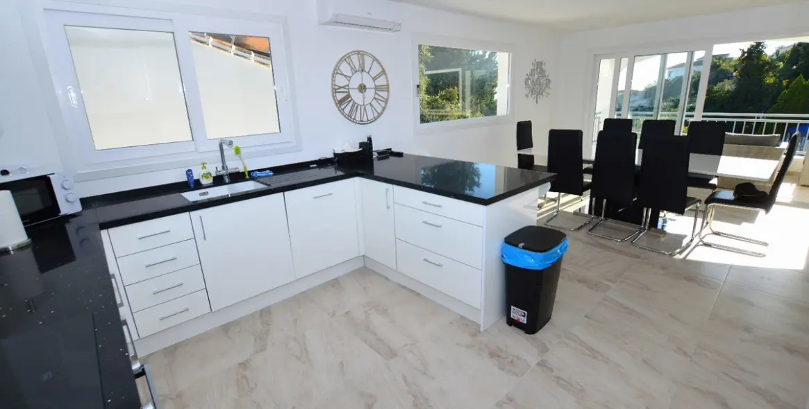 Продажа  отдельно стоящей виллы в Benalmadena 12