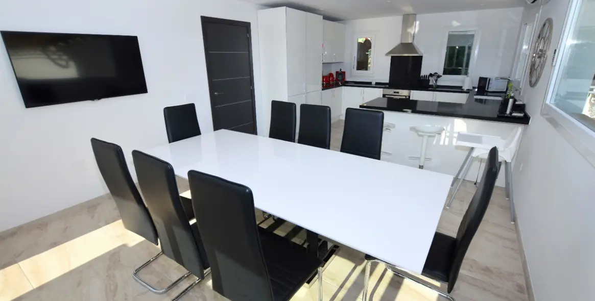 Продажа  отдельно стоящей виллы в Benalmadena 13