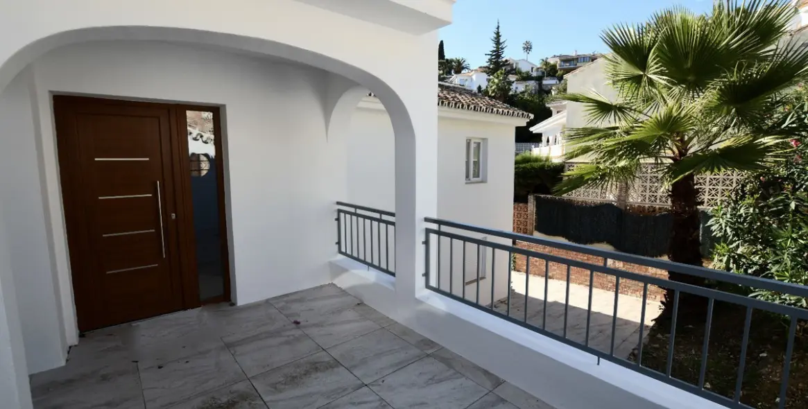 Продажа  отдельно стоящей виллы в Benalmadena 34