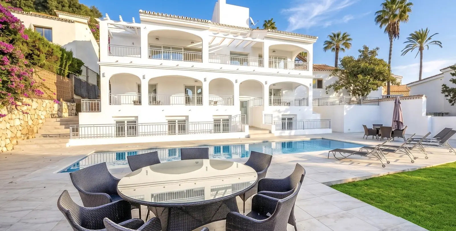 Продажа  отдельно стоящей виллы в Benalmadena 1