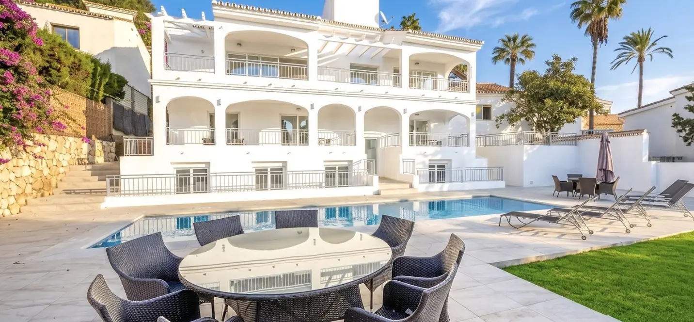 Sale of detached villa in Benalmadena 0