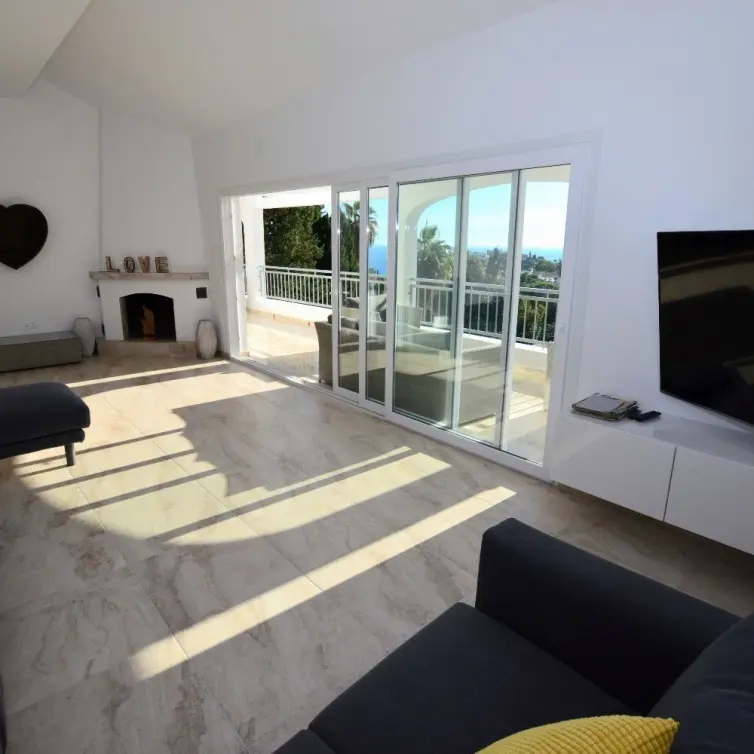 Sale of detached villa in Benalmadena