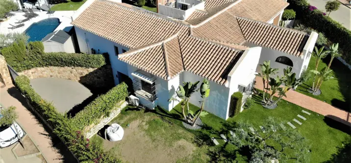 Sale of detached villa in Cerros del Aguila 1