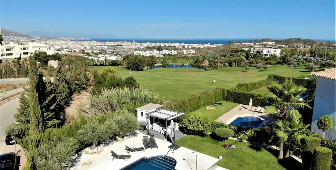 Venta de villa independiente en Cerros del Aguila 4