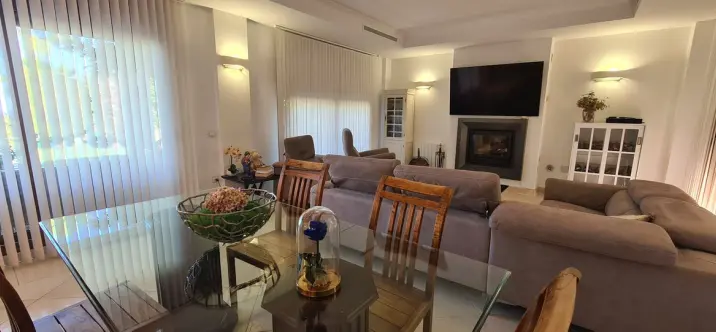 Sale of detached villa in Cerros del Aguila 4