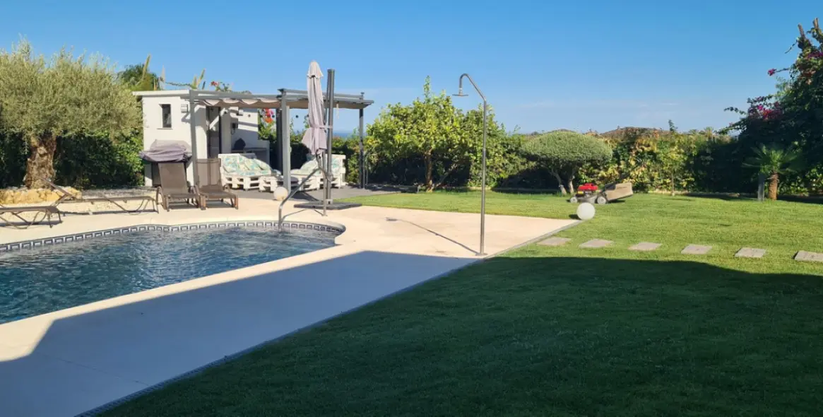 Venta de villa independiente en Cerros del Aguila 25