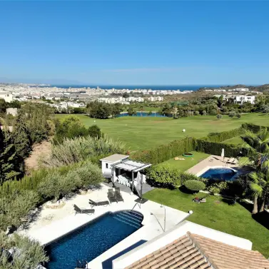 Venta de villa independiente en Cerros del Aguila