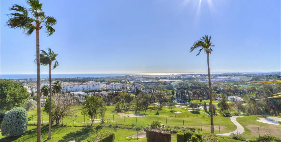 Продажа апартаментов на среднем этаже в Nueva Andalucía 1